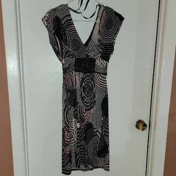 Bisou Bisou Black and White Sheath Dress with Flutter Cap Sleeves - Picture 2 of 7